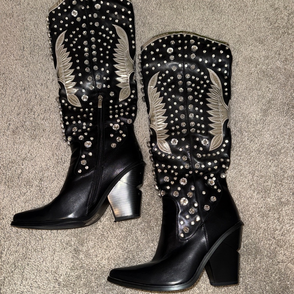 Azalea Wang Upbeat black western boot